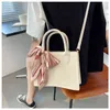 NXY Bolsa Bolsa Nupcial 2022 Primavera New Women S Versão Coreana Estilo Estrangeiro Portátil Pequeno Quadrado Moda Um Mensageiro Ombro 0211