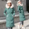 La nouvelle version coréenne du grand collier de cheveux moyen long doudoune femmes genou long épais manteau noir mode 201214