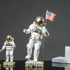 European Astronaut Model Modern Minimalist Resin Handicrafts Ornaments Space Man Figurine Decor Home Decoration Accessories Gift T200710