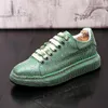 Scarpe di pelle piatte di lusso stile europeo strass verde moda uomo mocassini scarpe da ginnastica casual con diamanti