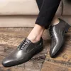 Mężczyźni Broke Wedding Shoe Brogue Oxfords Business Mens Casual Mieszkania Buty Czarny Vintage Oxford Buty dla męskich Dress Buty Duży rozmiar 48