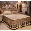 Hiver épais velours literie lit jupe taie d'oreiller 13 pièces dentelle literie housse de matelas chaud couvre-lit drap de lit Textile à la maison Y20048137885