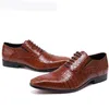 럭셔리 이탈리아 스타일 패션 남자 드레스 신발 가죽 공식적인 비즈니스 신발 남성용 브라운 레이싱 신발 남자