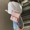 Monerffi 2019 School Backpack 10代の少女高品質レザー女性ショルダーバッグバックパック花刺繍デザインラックサック