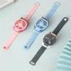 Mini Carry Wrist Watche Watche Portable Rotatable USB ładowanie stolika chłodzenia powietrza Odnotowani uczniowie Zabawne Watch A316879873