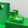 Partihandel Toppkvalitet Candy Color Big Head Rain Boots Luxury Designer Tjock-Soled Short Tube Vattentät Avokado Chelsea Martin Stövlar Storlek 35-40