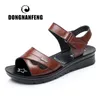 DONGNANFENG Frauen Mutter Alte Weibliche Sandalen Schuhe Kuh Echtes Leder Casual PU Haken Schleife Sommer Strand Cool Größe 35-41 HD-B01 Q1204