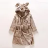 Осень зима детская одежда для халатов милый милый медведь медведь детские девушки одежда твердые розовые белые дети дети нарядов с Hat1