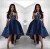 2022 Sexy Navy Blue Plus Size Cocktail Dresses Jewel Neck Illusion Lace Appliques Cap Sleeves High Low Short Prom Dress Homecoming Pretty Woman Party Dress