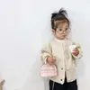 Shell Bag de lentejuelas para niños y niñas es un mini cambio de bolsas de concha para princesas