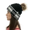 Femmes Bonnet Chapeau avec boutons et impression à carreaux de velours Bonnet tricoté doux Extensible Hiver Chaud Chapeaux extensibles Accessoires1