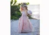 顧客の作られたピンクの花の女の子の女の子のドレス2022レースのアップリケのフリル子供のフォーマルな着用ノースリーブの長いビーチの女の子Pageantガウン