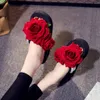 Женские тапочки летний цветок клип носок флип флопы женские девушки повседневные туфли 2020 жемчужина цветочные клинья женские пляжные тапочки # 1230 y200706
