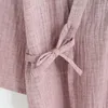 Stile giapponese Samurai Uomo Sleepwear Kimono Yukata Accappatoio Pigiama Traspirante Comodo Lounge Scollo a V Camicia da notte lunga allentata 201111