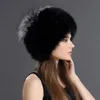 Vinter Naturlig Real Raccoon Fur Hat Med Good Elastic Real Fur Ear Flaps Hat Kvinnor Stickad Cap Wholesale