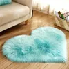 Tapis en forme de coeur en peluche salon bureau imitation laine tapis chambre doux maison tapis antidérapants EEF3575