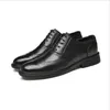 정품 가죽 패션 남자 신발 더비 비즈니스 드레스 공식적인 흑인 새겨진 신발 남자 고품질