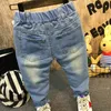 Mode Baby Boy Hole Jeans Byxor Kids Jeans Cotton Denim Long Trousers for Children LJ201127