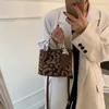 Foulard en soie imprimé léopard, sacs à carreaux carrés à main, sac à une épaule à la mode pour femmes