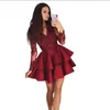 Moda Celebrity Cocktail Sukienki Piękne Czerwona Damska Dress V-Neck Z Długim Rękawem Homecoming Stylowa Wielopięciowa Zroszona Koronkowa Aplikacja Krótka sukienka