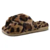 Mode Leopard Flock Frauen Hausschuhe Winter Warme Peep Toe Kreuz Plüsch Hausschuhe Damen Rosa und Braun Faux Pelz Flache hause Schuhe Q0108