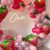 127 pçs Kit guirlanda de balão para decoração de festa de morango para meninas 1º e 2º aniversário Suprimentos para festa Decoração com tema de morango AA2203095