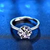 Klasyczny 2 karatowy okrągły pierścień moissanite Sterling Silver Splated 14 -Kal Gold High Clarity D Color Diamond Pierścienie Kobieta biżuteria