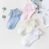 10 Çift / grup Nefes Pamuk Dantel Fırfır Prenses Örgü Çorap Çocuk Ayak Bileği Kısa Çorap Beyaz Pembe Mavi Bebek Kız Çocuk Toddler LJ200828