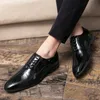 Mężczyźni Broke Wedding Shoe Brogue Oxfords Business Mens Casual Mieszkania Buty Czarny Vintage Oxford Buty dla męskich Dress Buty Duży rozmiar 48