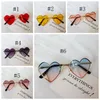Dzieci okulary w kształcie serca dzieci okulary przeciwsłoneczne UV400 Gogle Dziewczyny Odcienie Letnie Eyewear 6 Kolory Opcjonalne DW6421