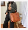 Axelväskor Stor kapacitet Kvinnors väska Style Messenger Fashionable Handväska