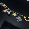 Hoogwaardige sleutelhanger Luxe Designer Brand Key Chain Men Car Keyring Women Buckle Keychains Bags Hangdoek voortreffelijk geschenk met doosstoftas