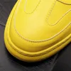 高級デザイナー春/秋の加硫ウェディングパーティーの靴イギリスのファッションスポーツ男性スニーカー通気性のカジュアルな毎日の白いローファー