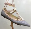 Schoenen Dames Ontwerpers Platte Klinknagels Sandalen Mode Gesp Bruiloft Platte Schoenen Klassiekers Zwart Naakt Schoenen Maat 34431365007