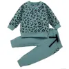 Set di abbigliamento per ragazzi per neonate Top con stampa leopardata + pantaloni solidi 2020 Set moda primavera Abiti per bambini Abiti LJ201202