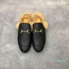 Desginer Winter Warm Tofflor Ullkvinnor Män Princetown Märke Loafers Höst Classic Metal Buckle Broderi Sandaler Läderskor Halv 6363