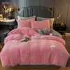 Ensemble de literie de haute qualité velours de lait belle housse de couette en flanelle chaude ensembles taies d'oreiller drap de lit reine King Size