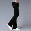 Mens Jeans Traditionell bootcut ben Slim Fit lätt utskjutna jeans blå svart manlig designer klassiska stretch flare pants1309c