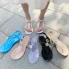 Sommar Plattbottnad Damsandaler Mode Rhinestone Clip Toe Flickskor Stor storlek Flip Flops Bekväma dam Jelly Shoes Y220209