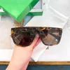 2022 مصنع الجملة جودة عالية فنغ الأزياء مربع النظارات الشمسية النظارات الشمسية النظارات الشمسية