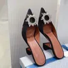 Tofflor Fashion Heeled tofflor Amina Satin Sandal Designer Womens Shoe Crystal Decorative Sunflower Diamond Buckle Sandaler Top Quality äkta