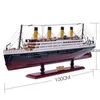 30-100 cm trä Titanic Cruise Ship Model med LED-lampor Decoration Wood Sailing Boat Craft Creative Home Living Room Decor 201210