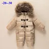 Russian Neugeborene Winterbabykleidung Schnee