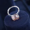 2021 Hot Sale Lyxig kvalitet Punk Band Ring med rosa fyrkantiga diamant för Wome Wedding Jewelry Gift Free Frakt PS8862