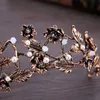 Vintage Tiara's voor vrouwen metalen antieke gouden blad bloem kronen barok bruiloft haar accessoires parel hoofdeces diadeem sieraden j0121