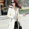 Mujeres de invierno con capucha abrigo caliente más tamaño Color de caramelo algodón acolchado chaqueta femenina fachada larga parka para mujer 210204