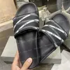 Męskie damskie pantofel mody luksusowy projektanci buty płaskie zjeżdżalnie flip flops platformy sandały suwaki na zewnątrz zjeżdżalnia letnie kapcie