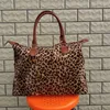 Leopardko tryck handväskor stor kapacitet helg kvinna rese väskor kvinnor sport yoga totes lagring moderskap väskor vtky21574301613
