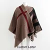 Personalizza il tuo ricamo iniziale sulla sciarpa poncho da donna coperta con poncho invernale in pile scozzese britannico con monogramma2800