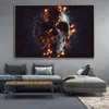 Toile de peinture abstraite avec crâne noir foncé dans le feu, affiches et imprimés modernes, tableau d'art mural pour décoration de chambre